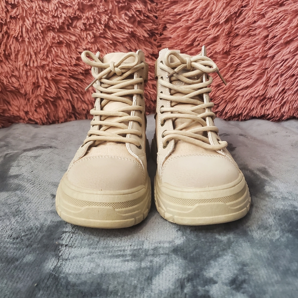 Boots. Tan Boots. New Boots. Stylish Boots. Shoes. Brown Boots. Never Been Worn.